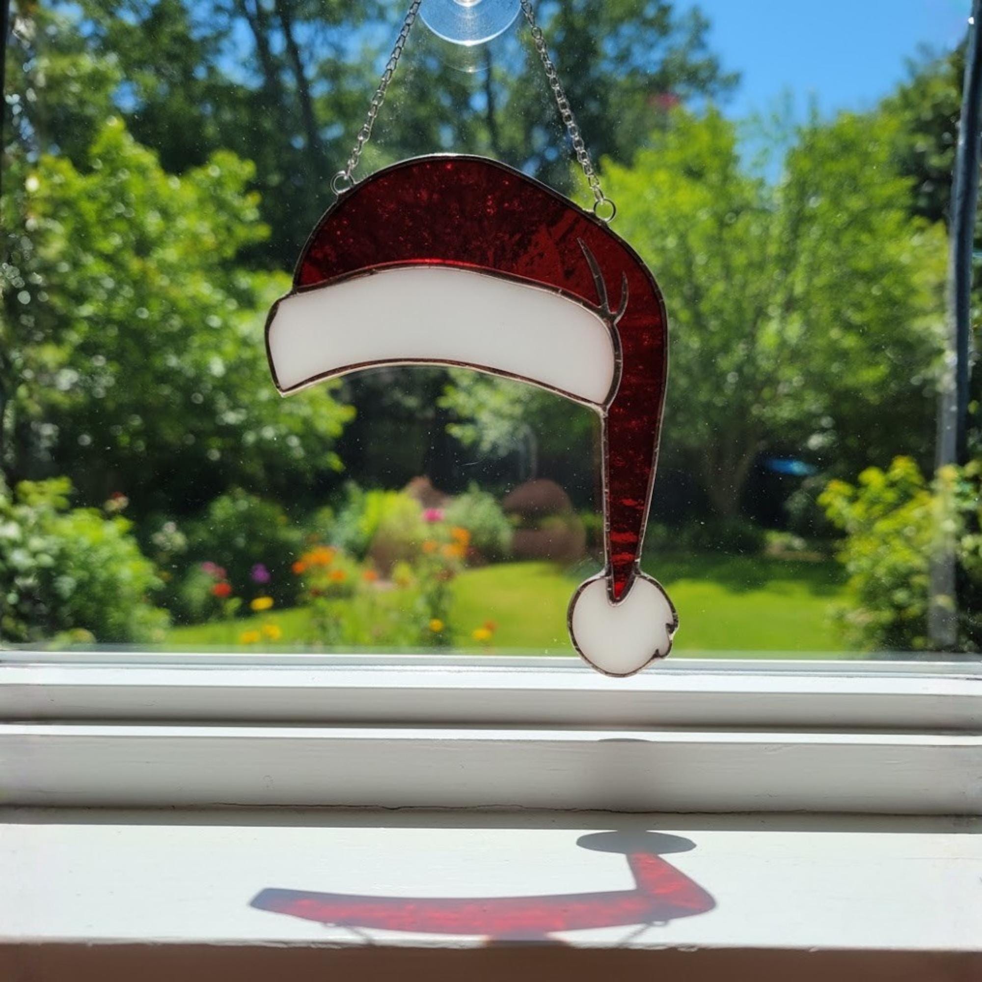 Santa Hat Stained Glass Suncatcher – Handmade Christmas Window Ornament, Holiday Home Decor, Festive Gift, Red and White Glass Art