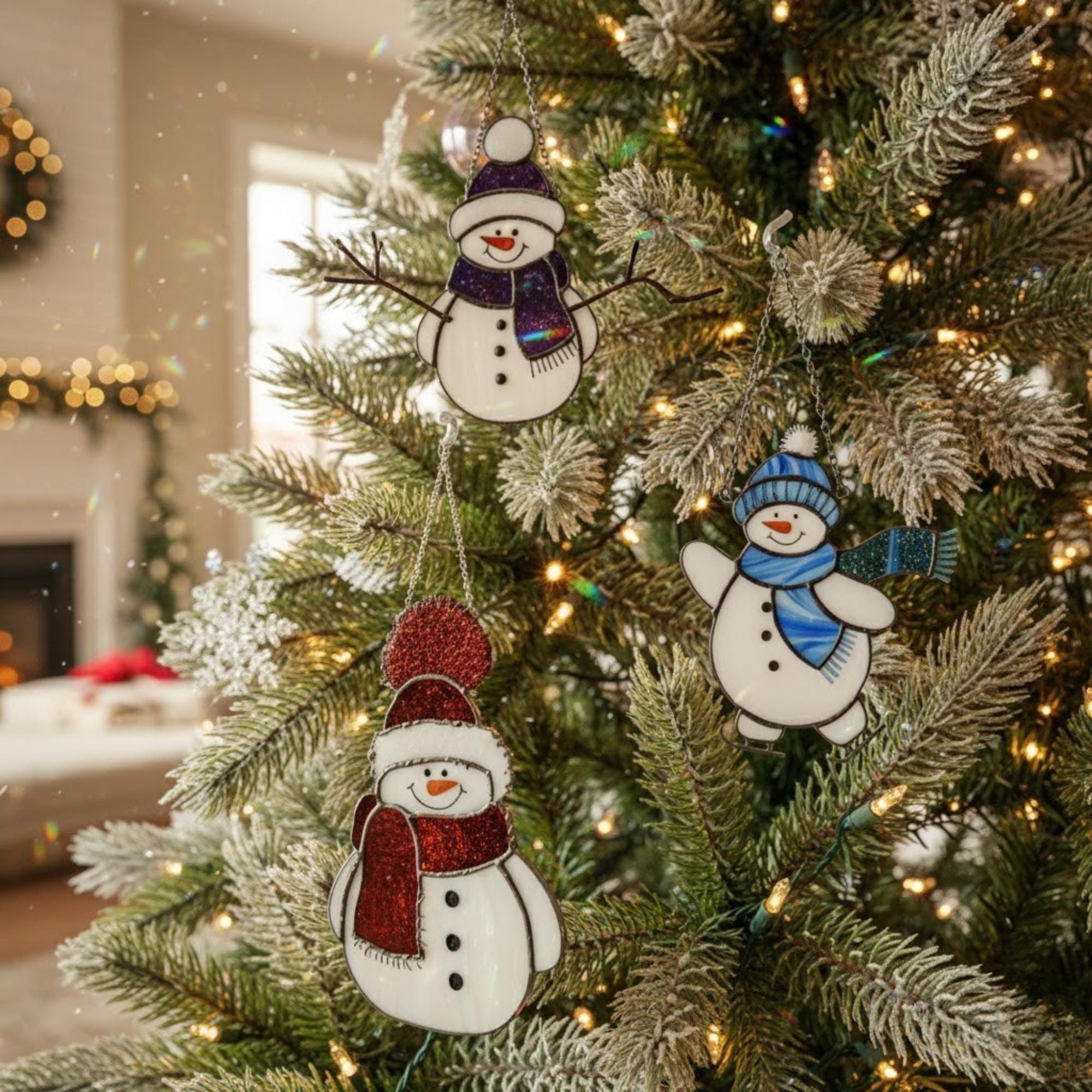 Product size chart for handmade snowman glass ornament – winter decor detail guide.