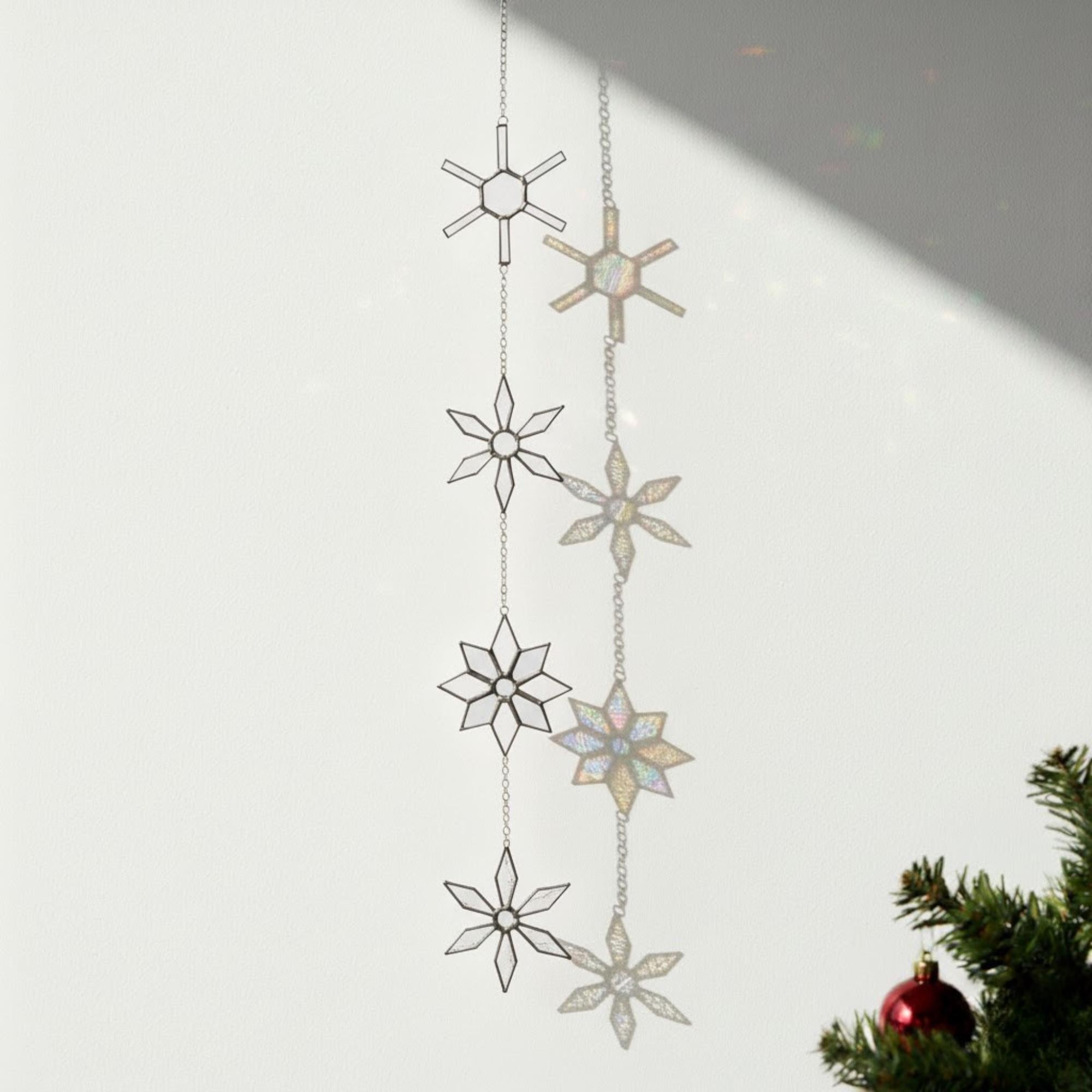 Snowflake Stained Glass Suncatcher – Christmas Star Ornament, Handmade Winter Decor, Stained Glass Wall Hanging, Holiday Gift
