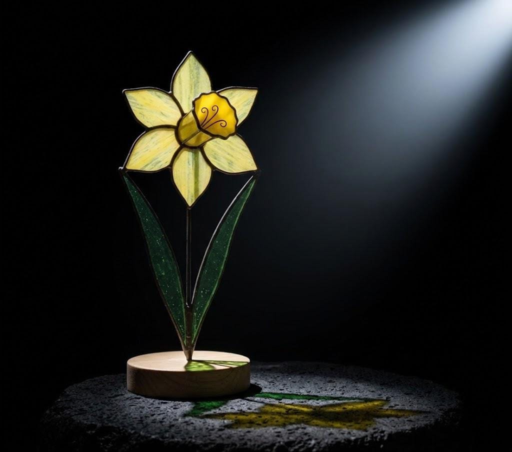 Daffodil Stained Glass Flower Spring Flower Decor for Window or Table Handmade Botanical Art Mother's Day Gift