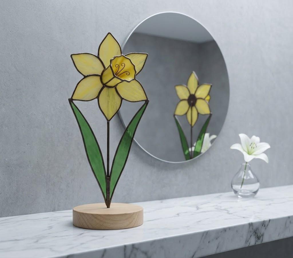 Daffodil Stained Glass Flower Spring Flower Decor for Window or Table Handmade Botanical Art Mother's Day Gift