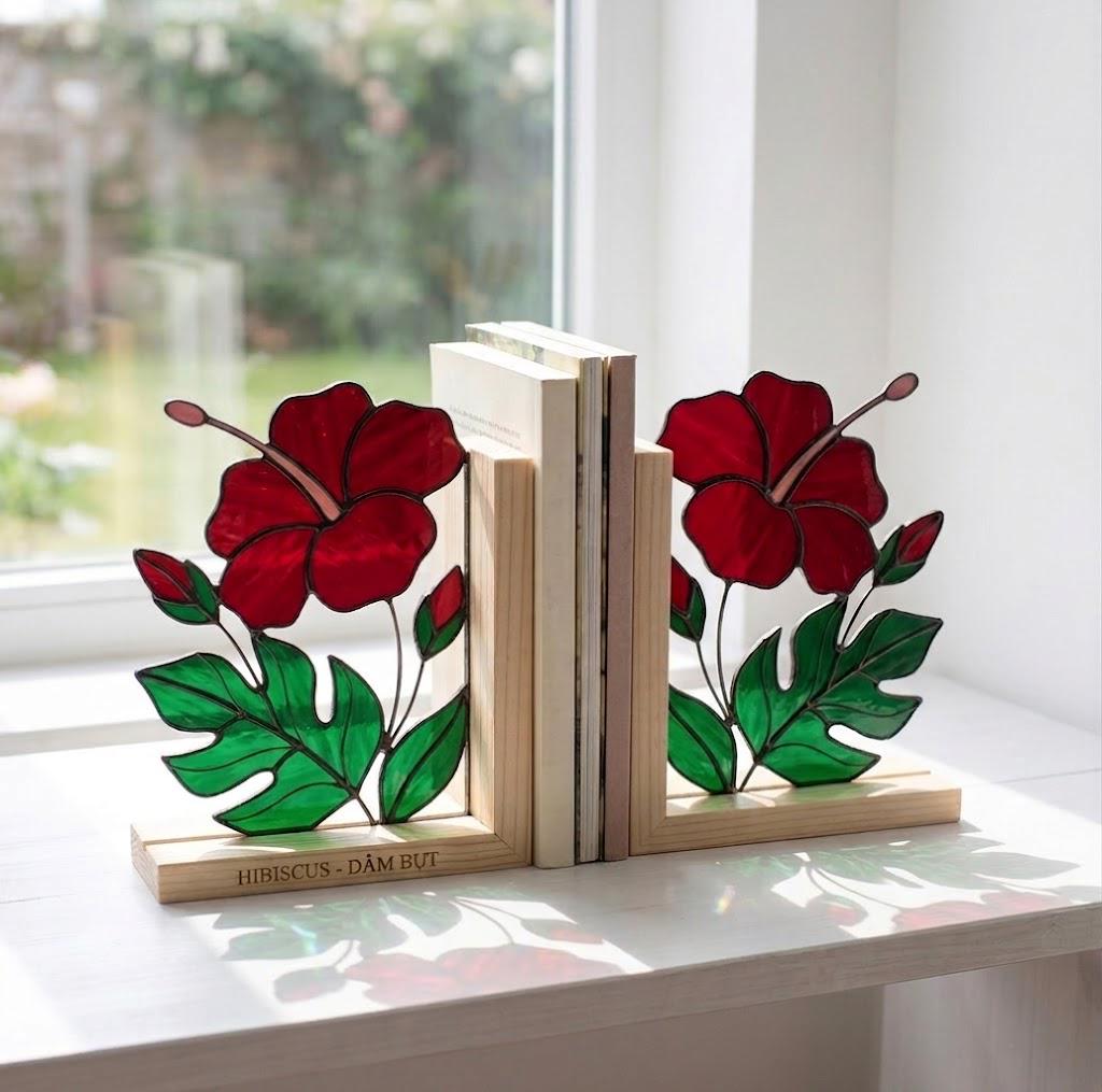 Personalized Hibiscus Stained Glass Bookends August Birth Flower Gift Red Tropical Suncatcher, Unique Teacher Gift, Beach House Decor