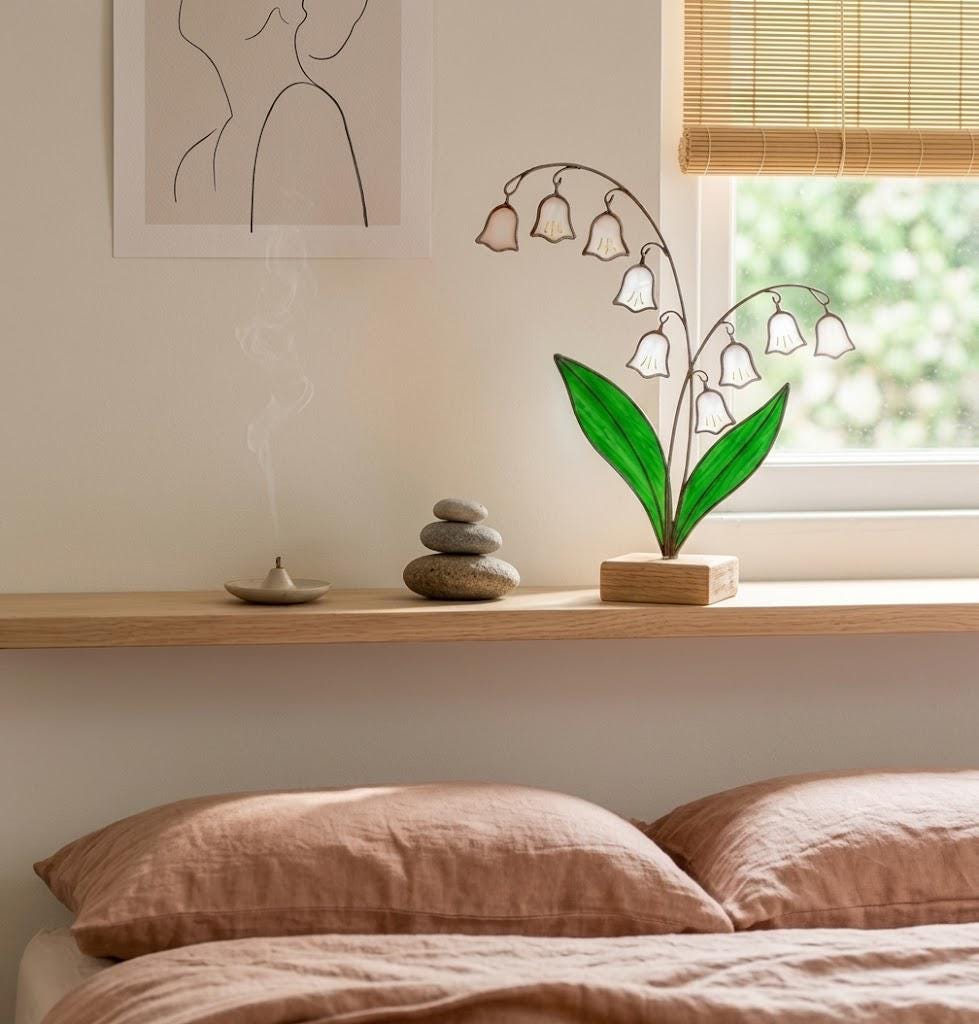 May Birth Flower Glass Art on Stand Lily of the Valley Suncatcher Cottagecore Window Sill Decor Plant Lover Gift Spring Aesthetic