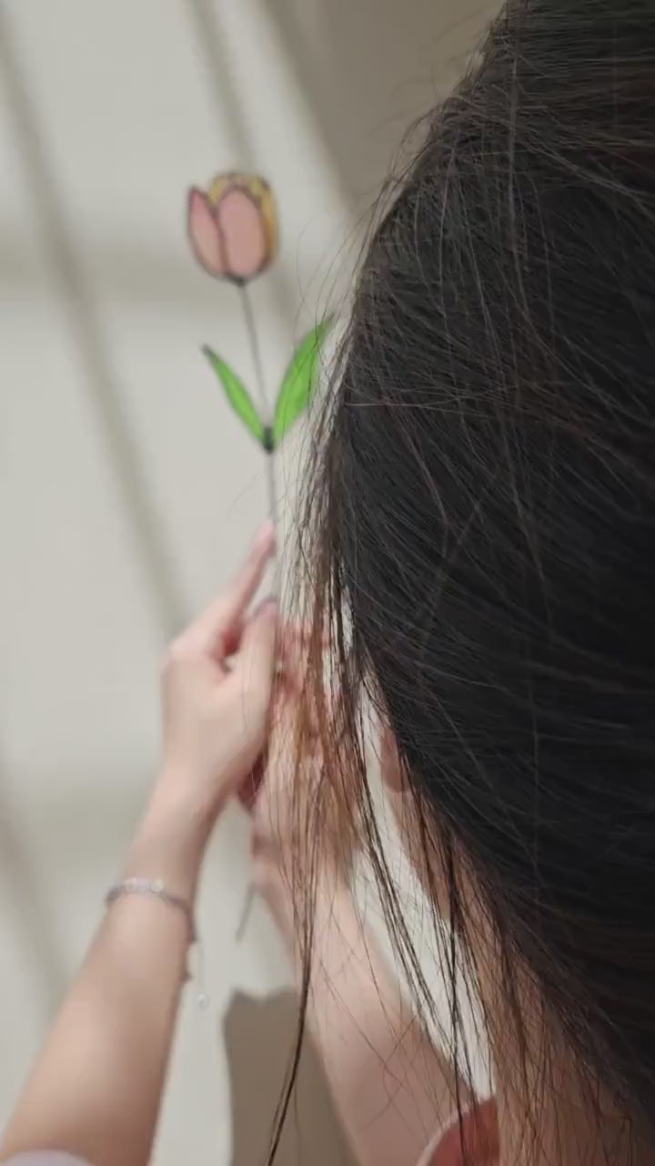 Stained Glass Tulip Suncatcher – Handmade Floral Garden Stake